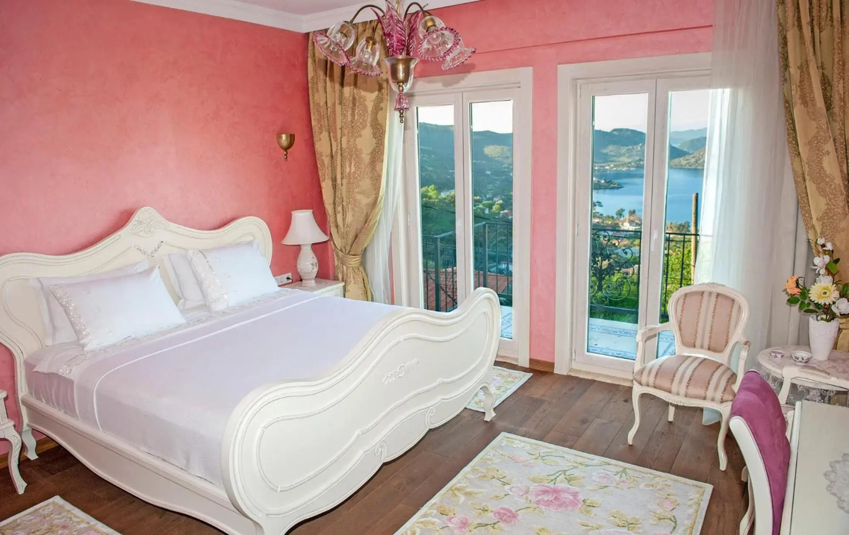 Swan Lake Boutique Hotel - Adults Only