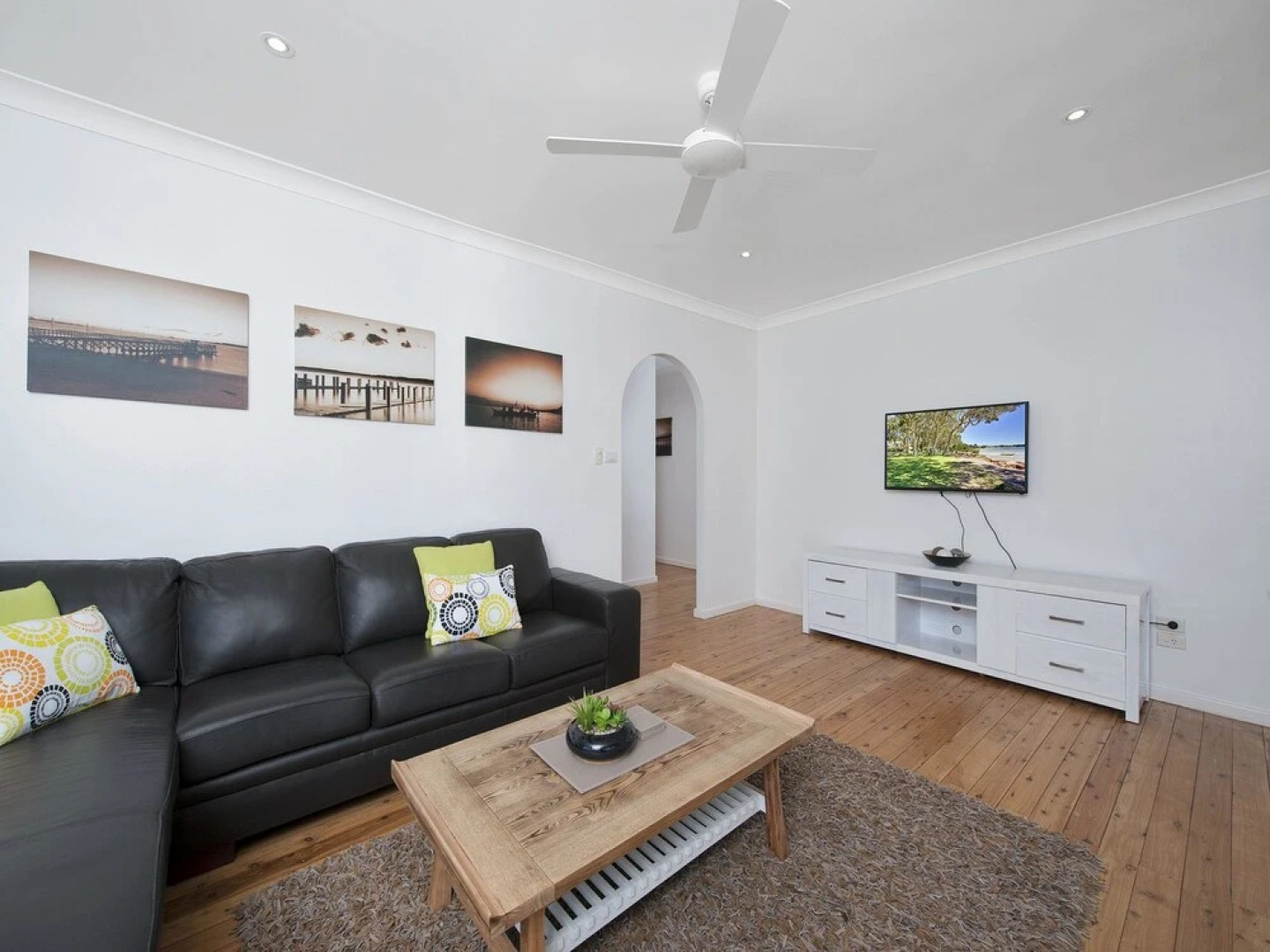 Blue Swimmer, 33 Danalene Parade