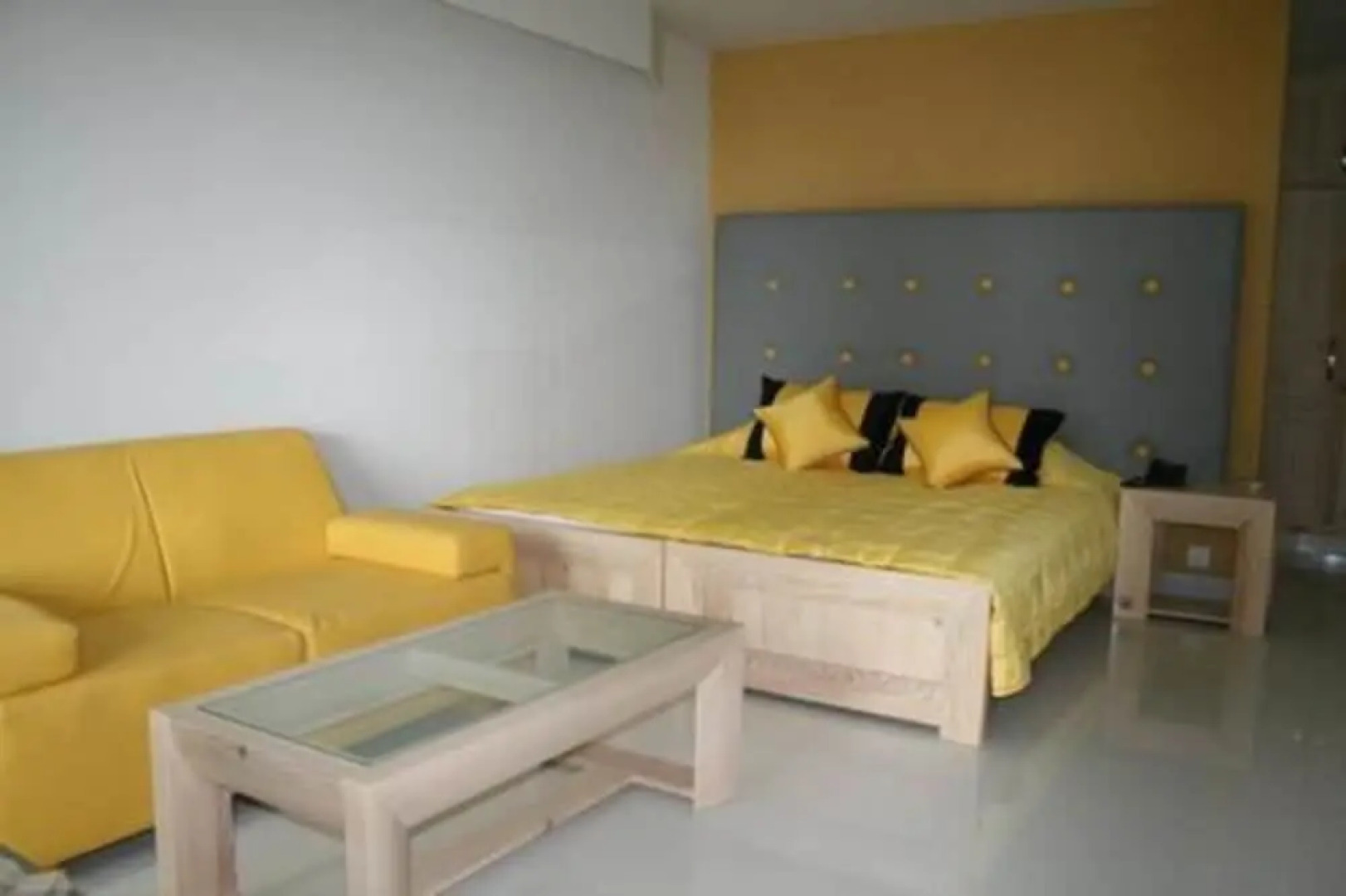 Summer Retreat Hotel