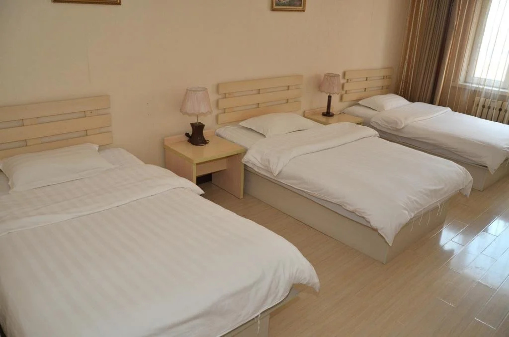 Super 9 Business Hotel