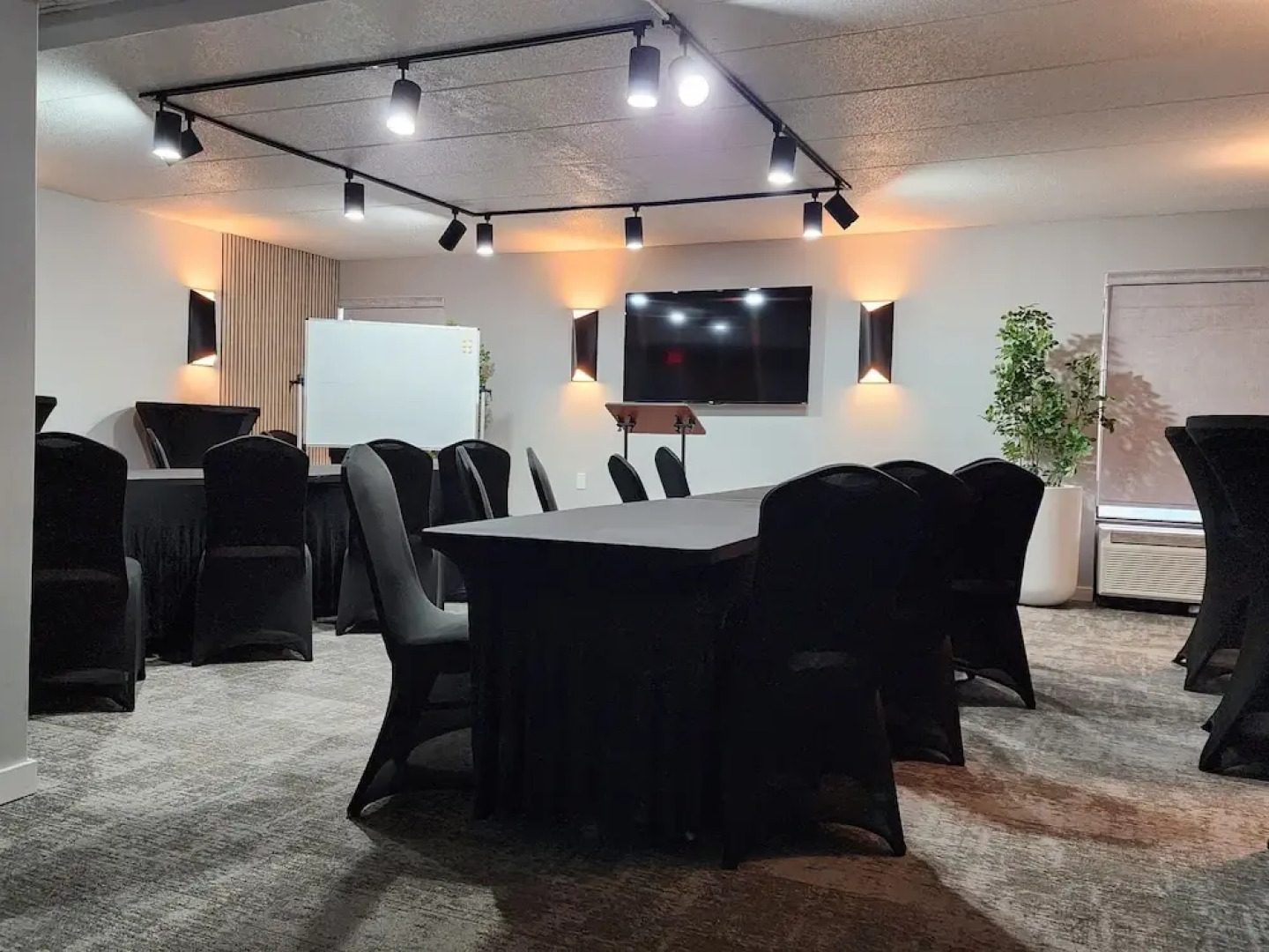 The View Inn & Suites