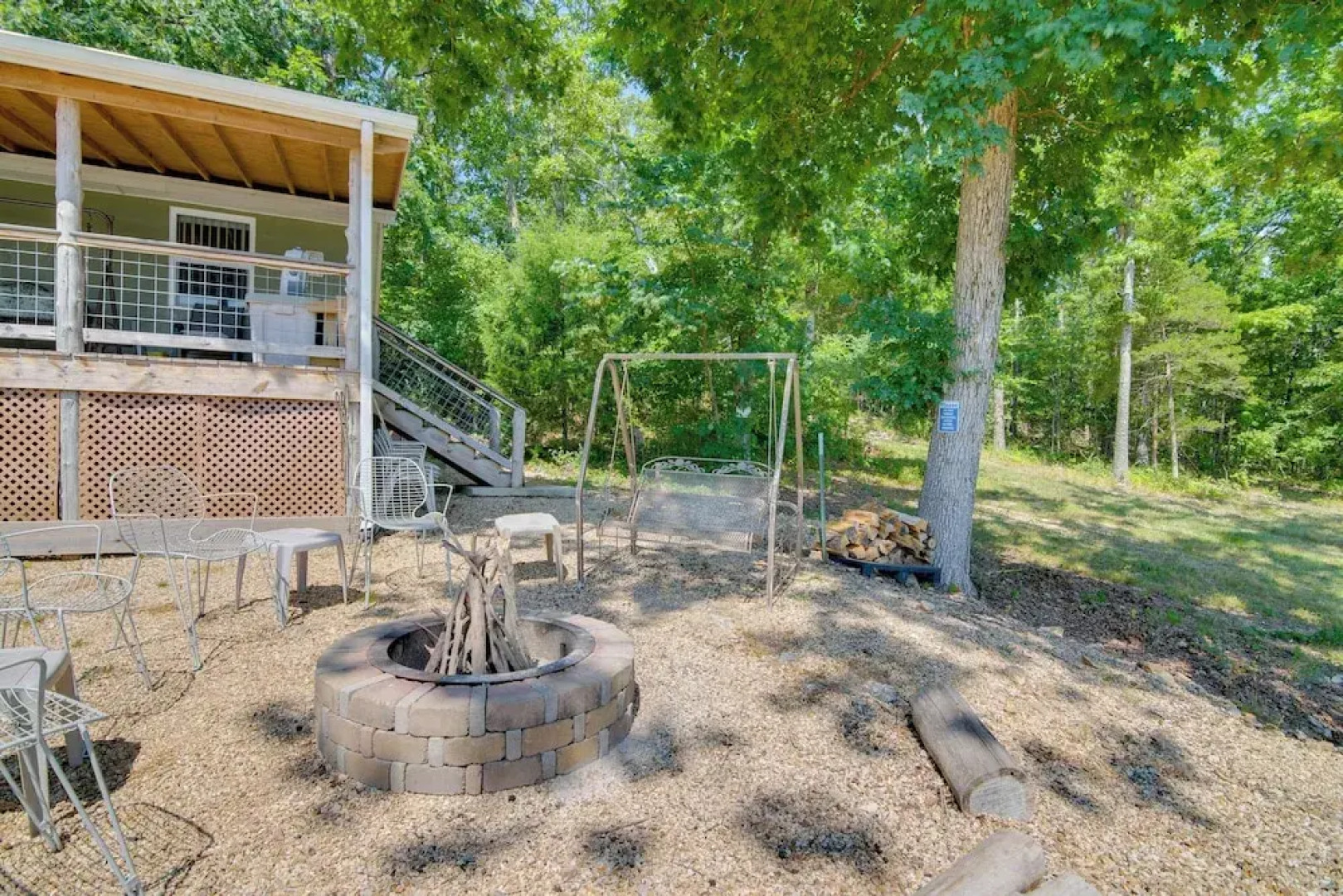Waterfront Bull Shoals Lake Cabin w/ Deck + Views!