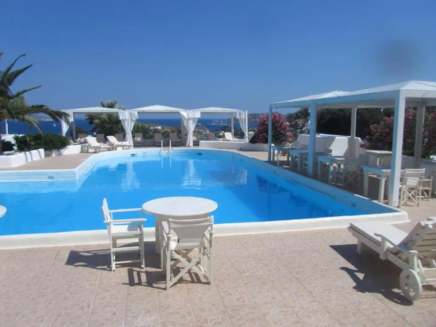 Porto Scoutari Romantic Hotel