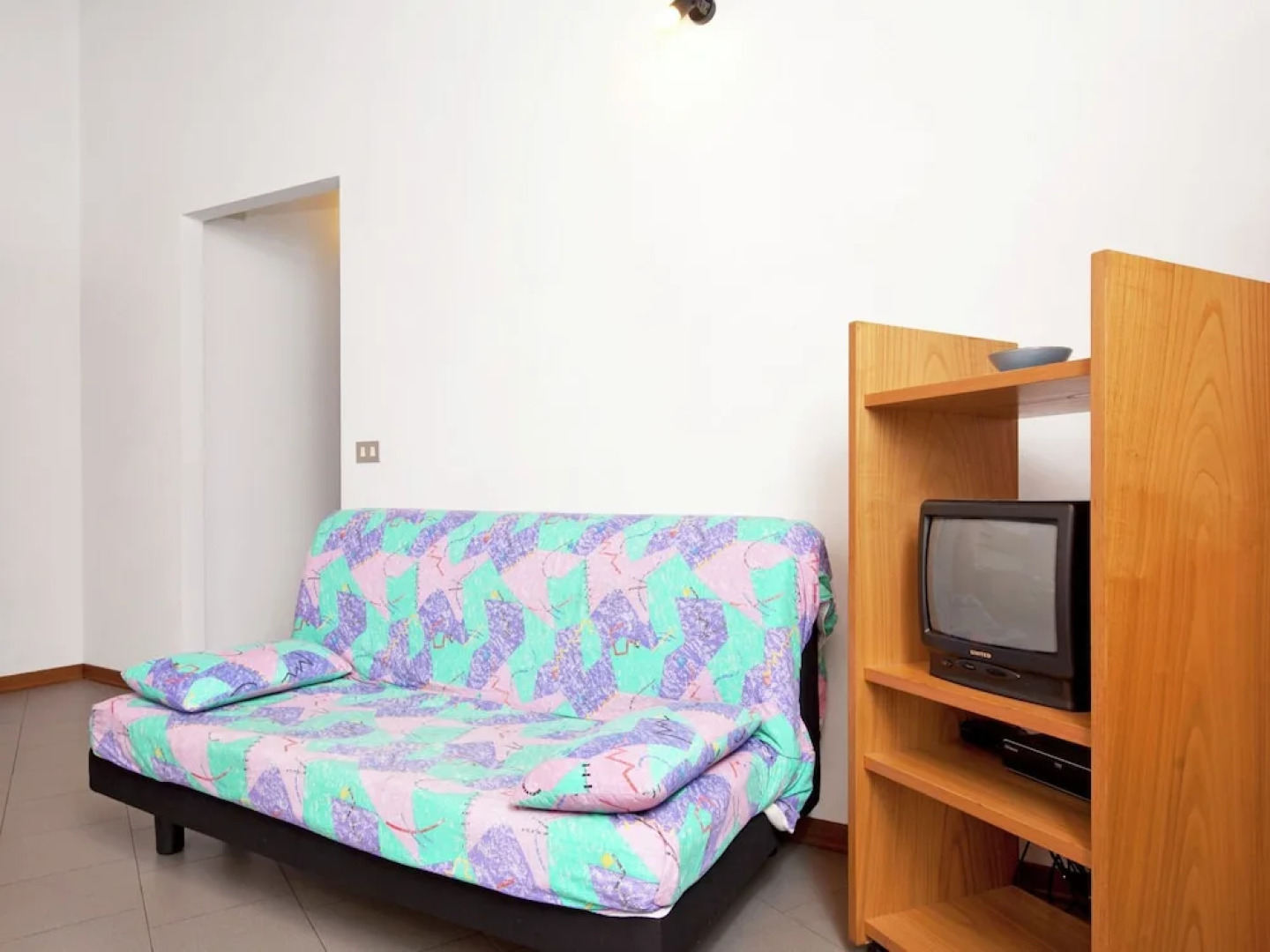 Refreshing Holiday Home With Pool, Garden, Tennis Court, BBQ