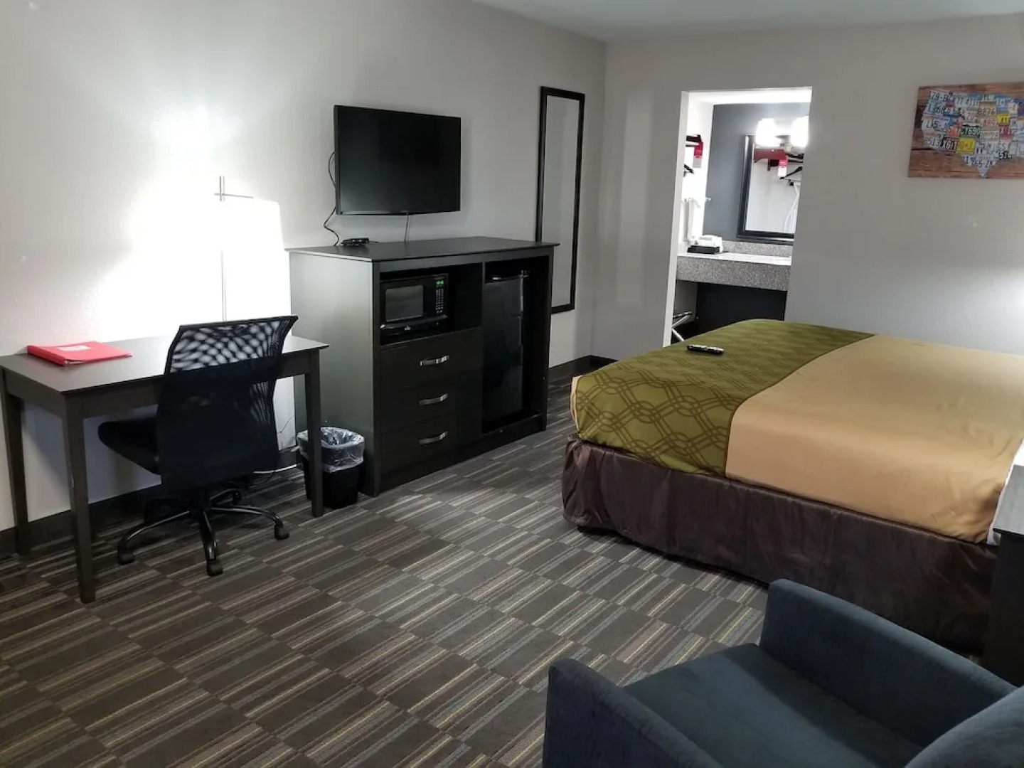 Econo Lodge Russellville I-40