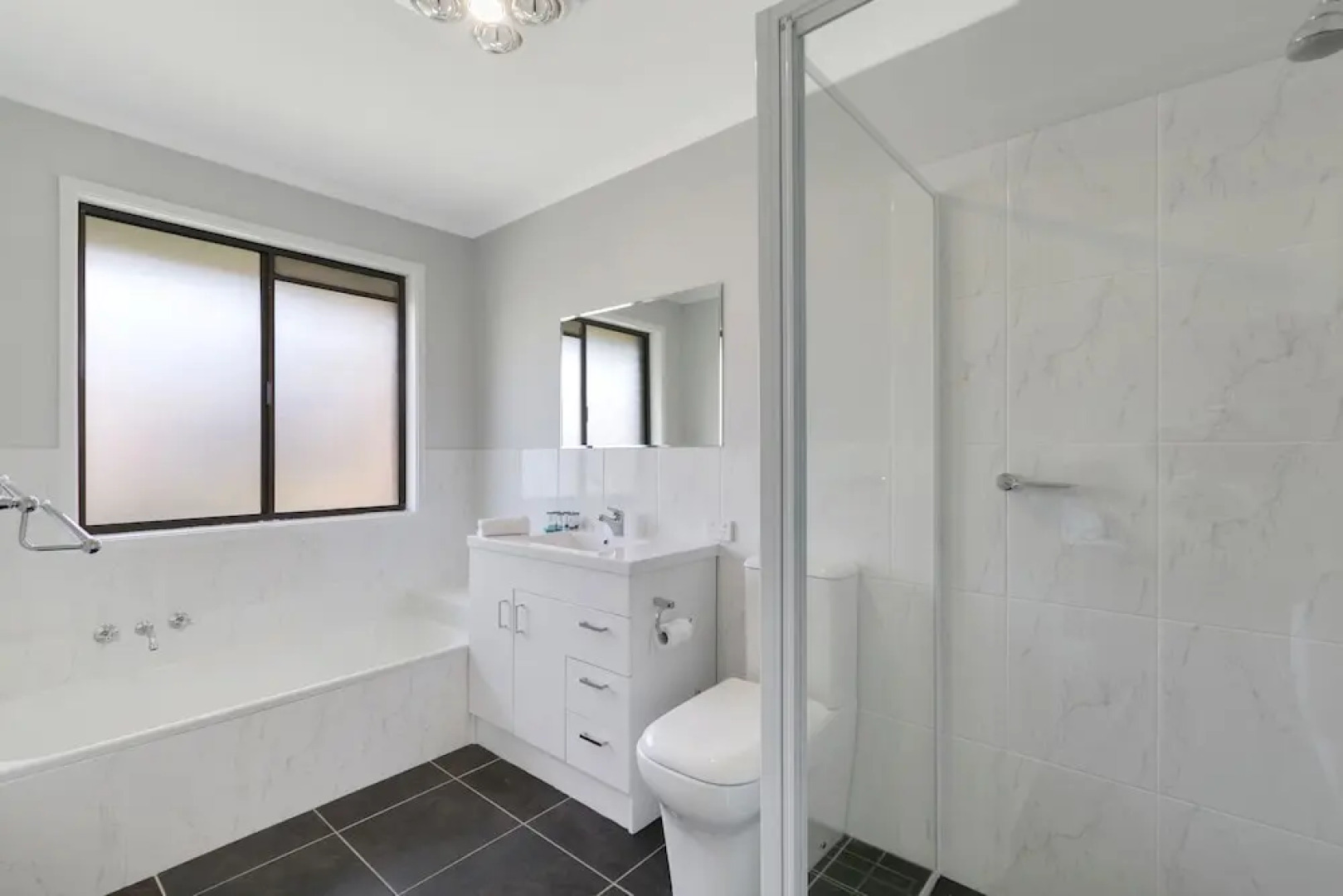 Fountain View Villa - We Accommodate