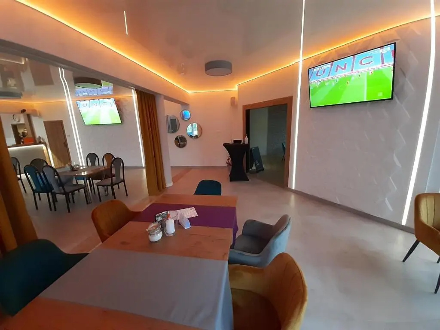 Route One - Restauracja & Pokoje Hotelowe