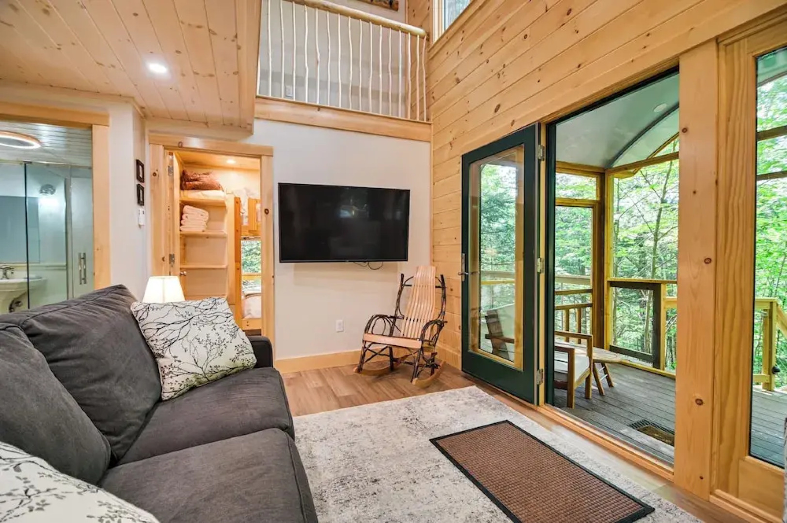 Tree House w/ Hot Tub: Near Sunday River Resort!