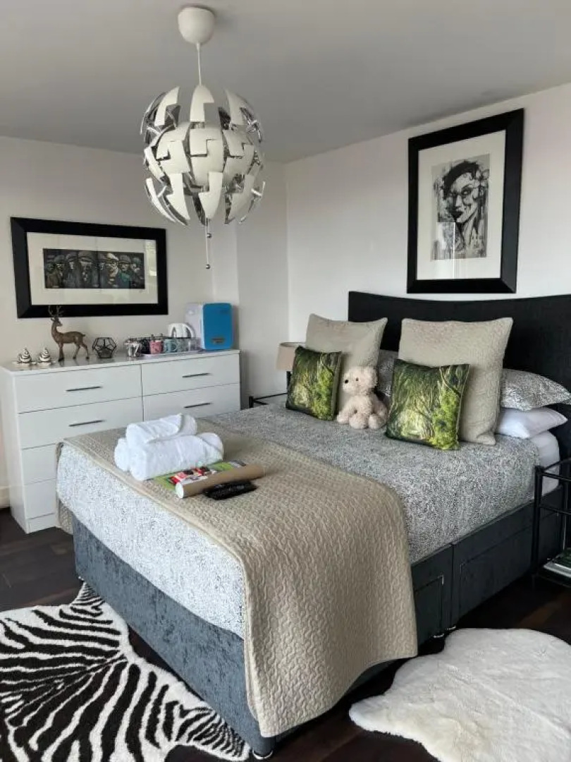 James Clow Bed & Breakfast