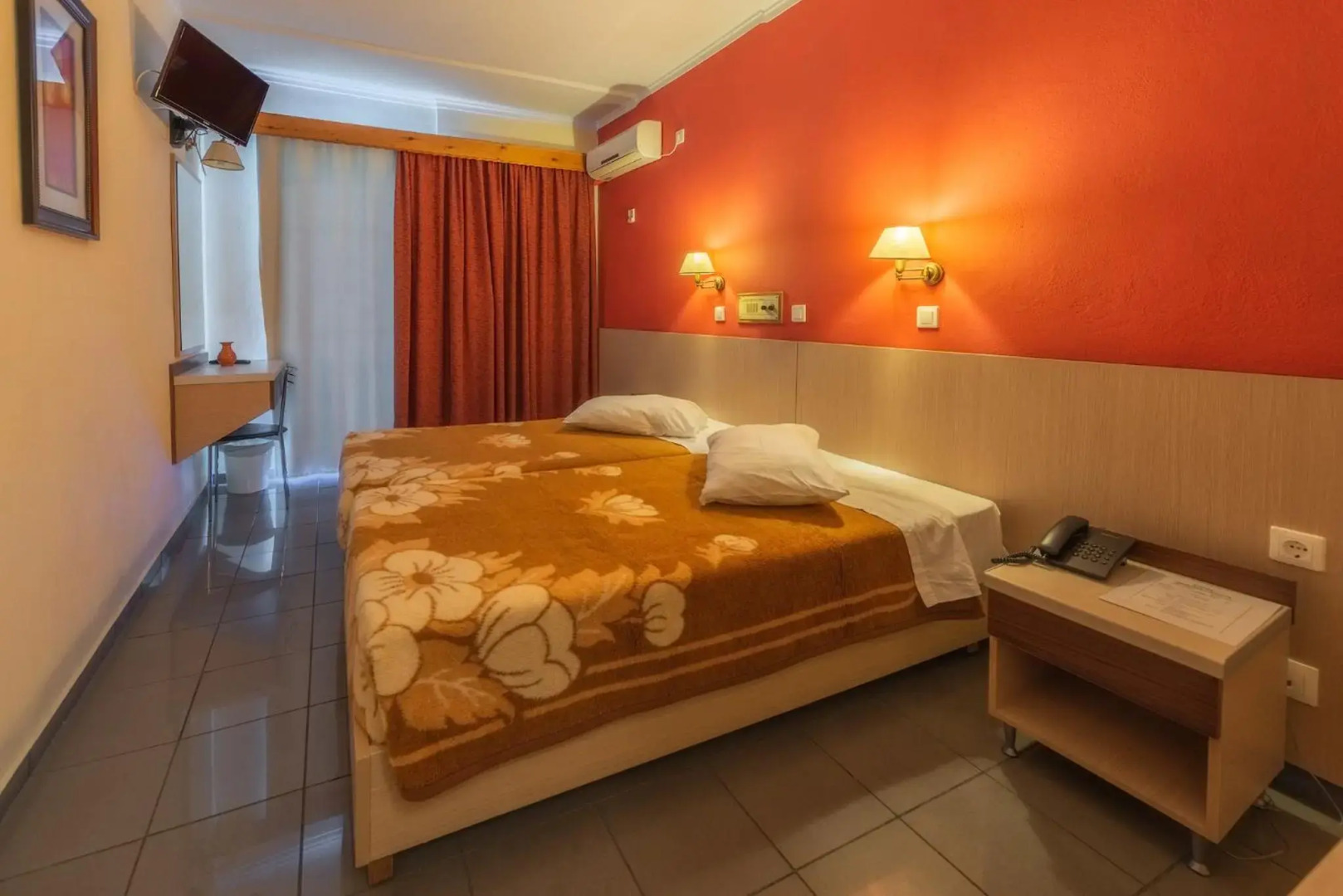 Dimitris Paritsa Hotel