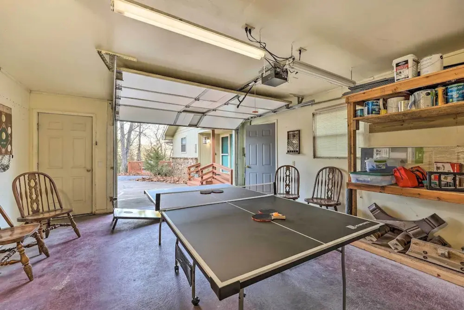 Holiday Island Home: Mountain View + Hot Tub!