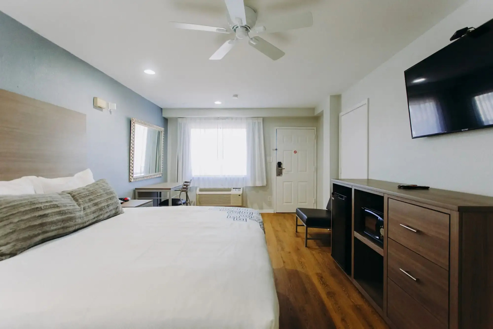 Scottish Inns and Suites - Near Kemah Boardwalk