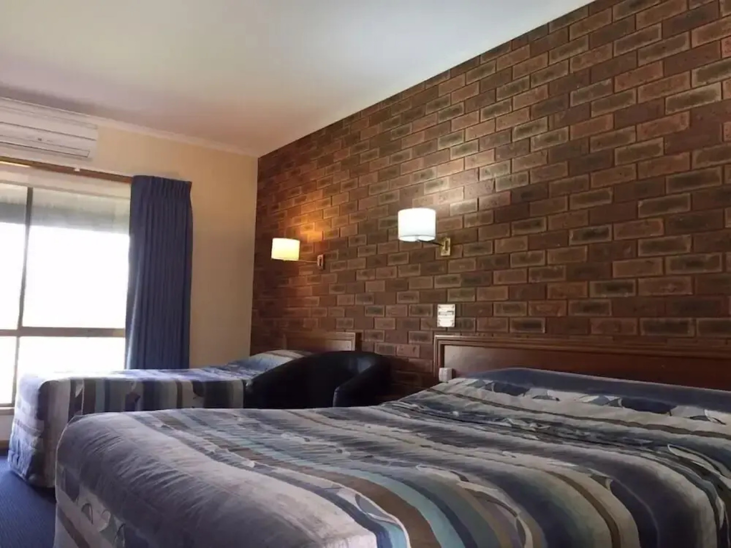 Finley Palm Motor Inn