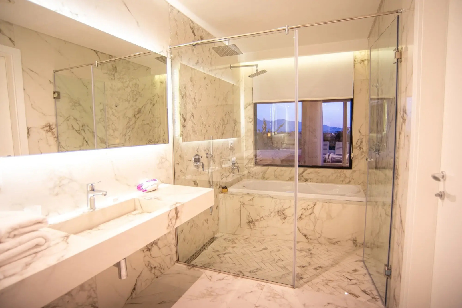 Bougainville Bay Hotel