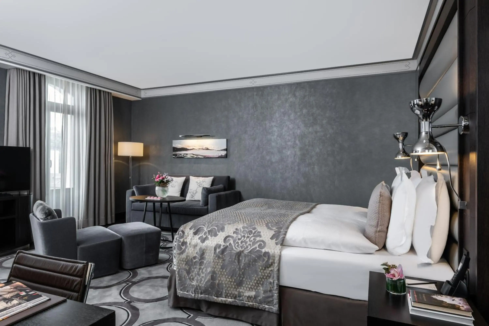 Royal Savoy Hotel & Spa