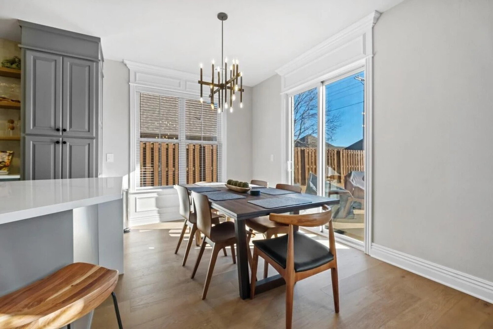 Apollo House - Amazing Location in Rogers, AR - Sleeps 11!