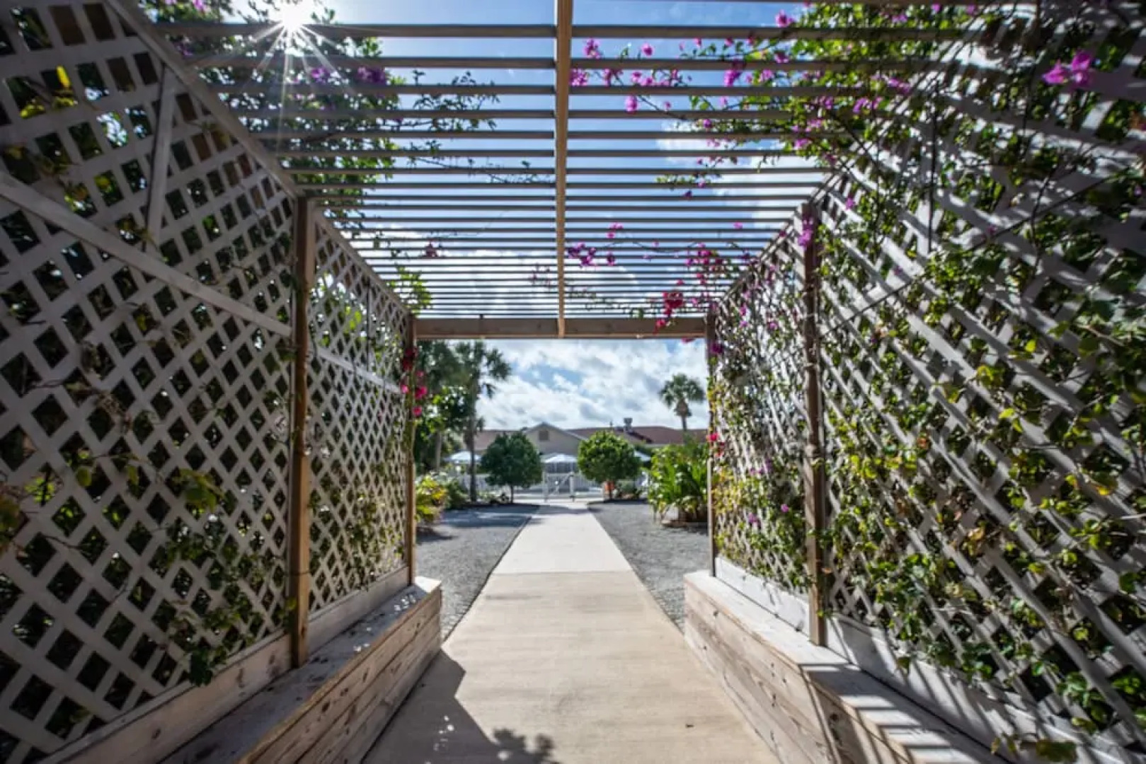 Island Sun Inn & Suites - Venice, Florida Historic Downtown & Beach Getaway