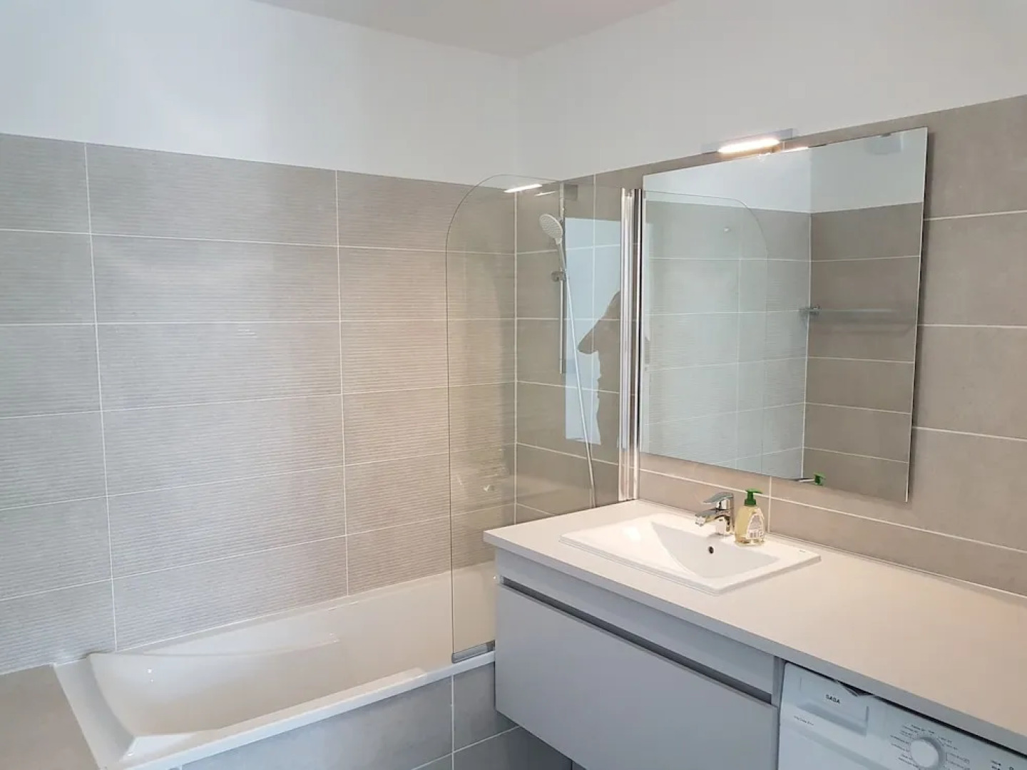 Appartement Neuf Stylé Proche Gare Sud