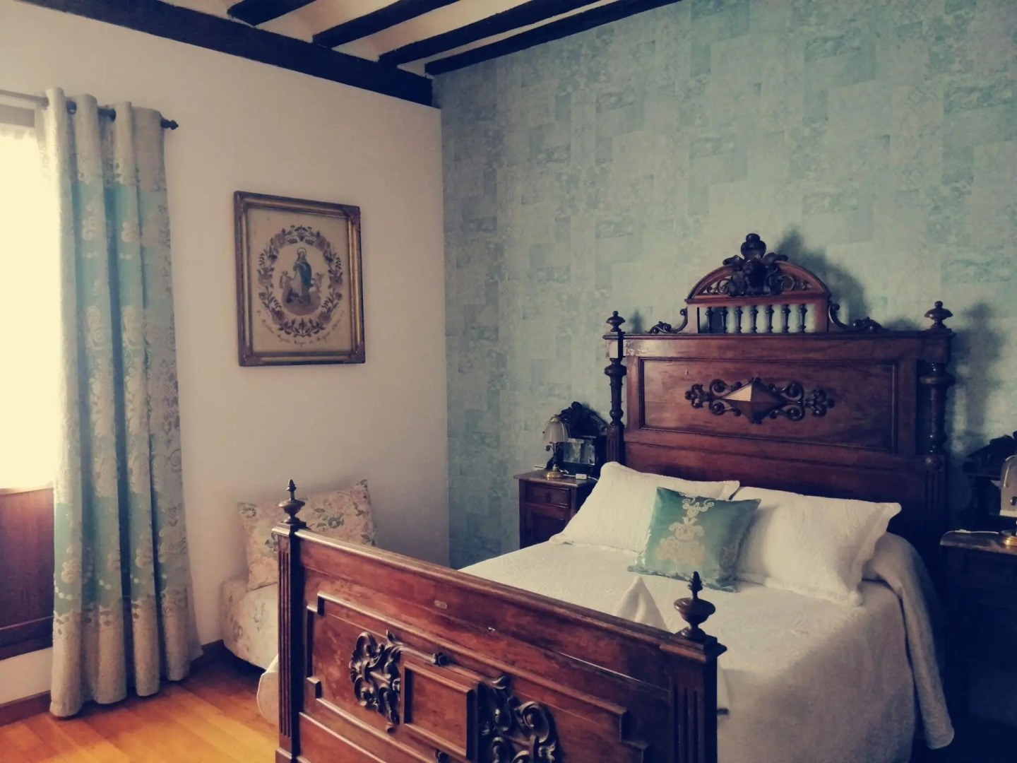 Inviting mansion in Salinillas de Buradón with pool