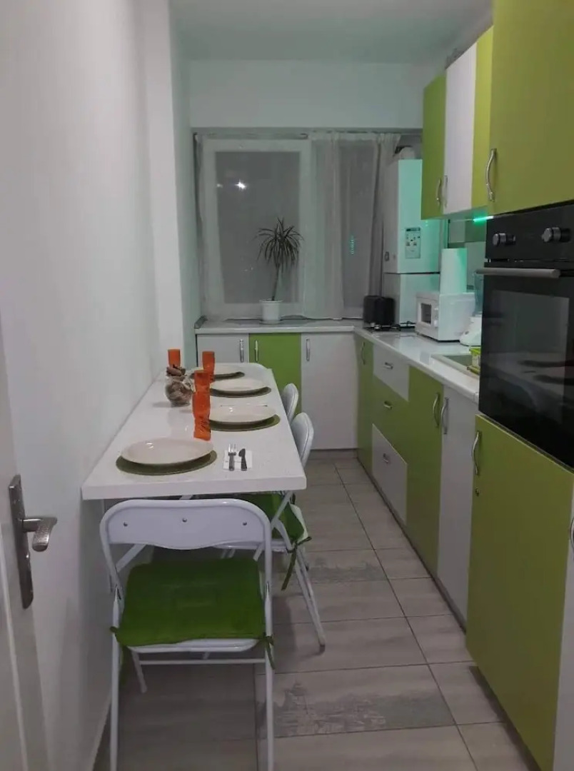 Stunning Green Studio 43