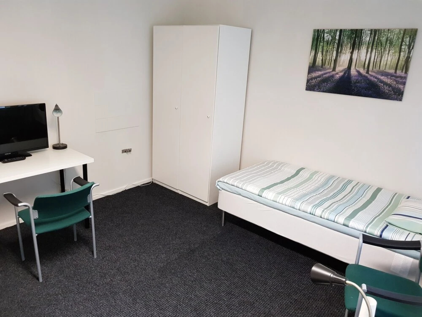 Hotel & Hostel 4 U