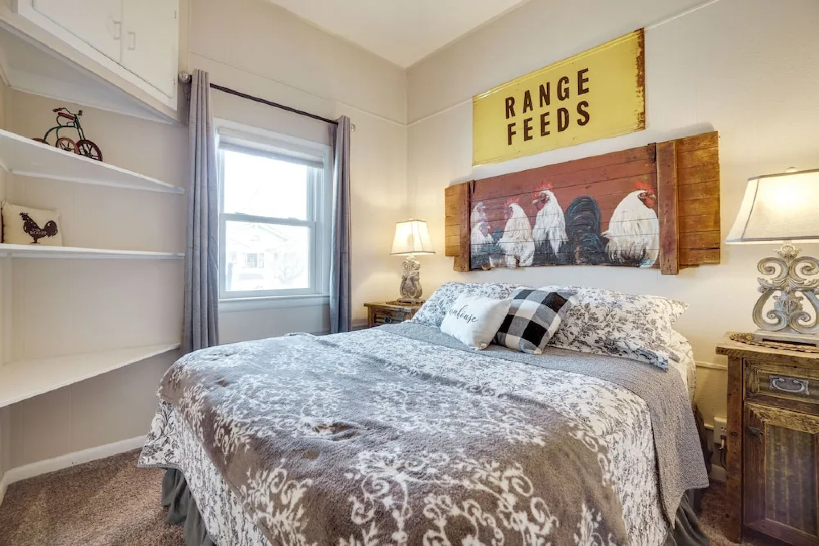 Walk to University: Dtown Laramie Home!