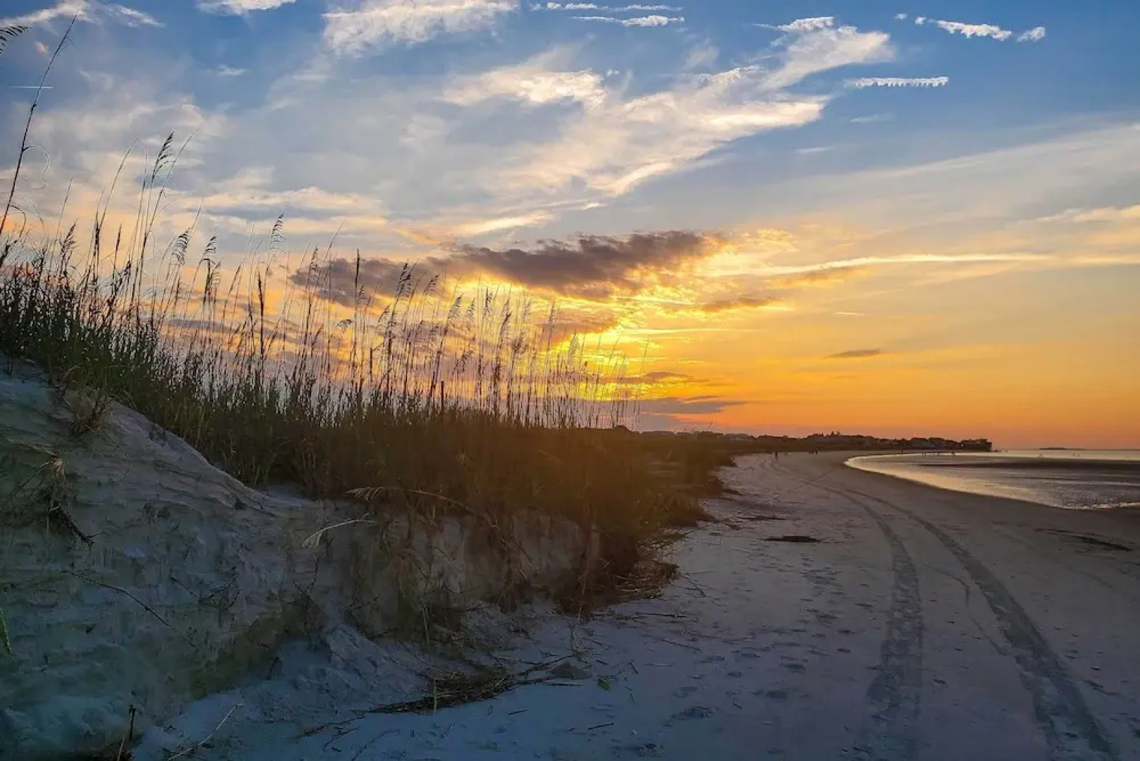 Ocean-view Saint Helena Island Condo - Pool Access