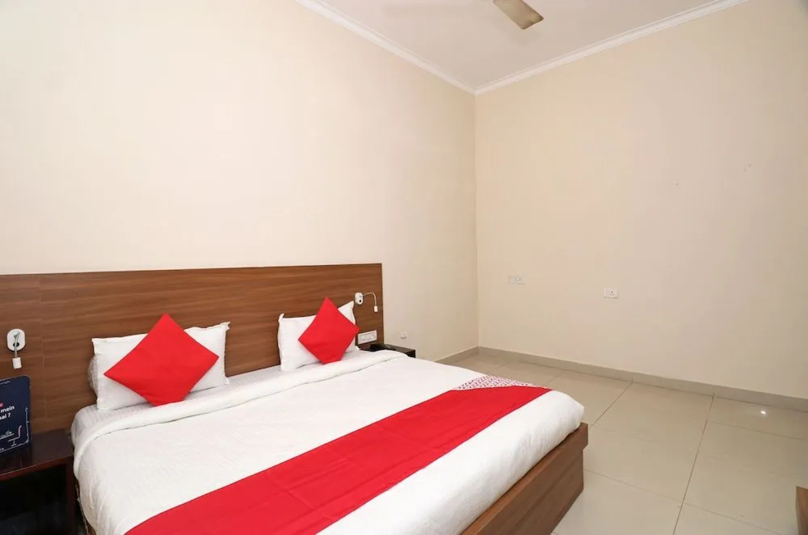 Oyo 19979 Hotel Rajshri