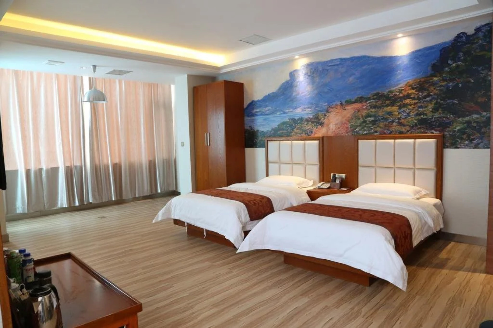 Golden Moon Business Hotel