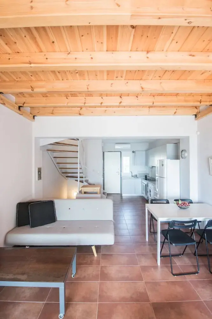 halu! Modern & Cozy Seafront Villa