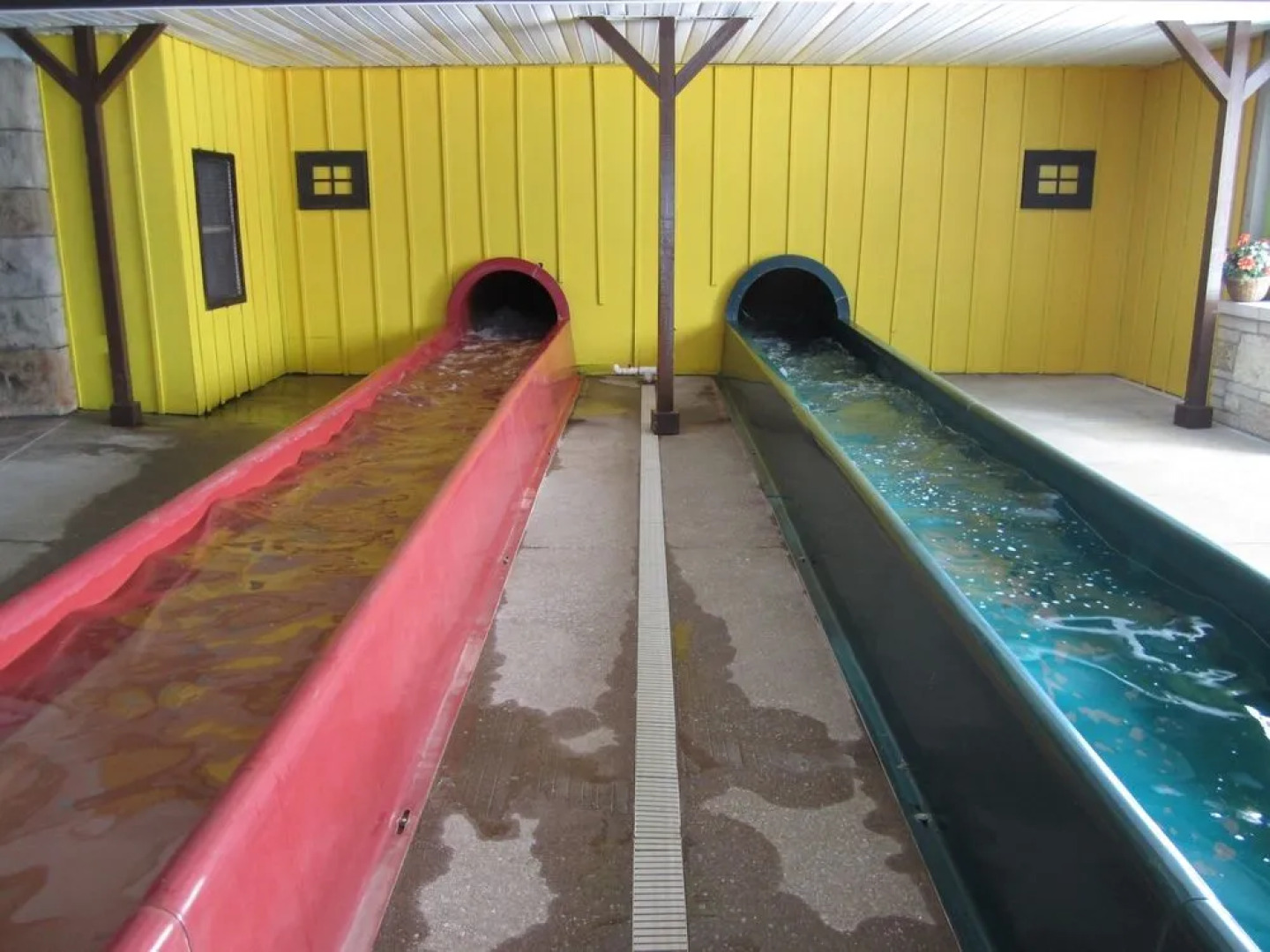 Ramada Williamsburg and Wasserbahn Waterpark