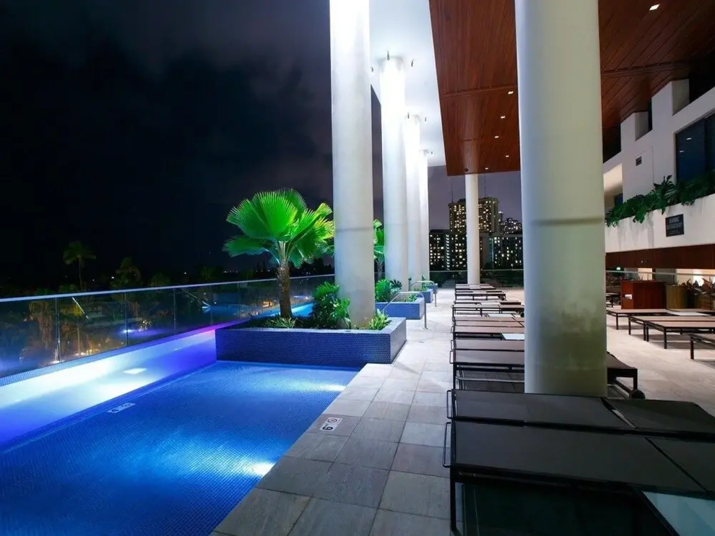 Jet Luxury @ The Trump Waikiki