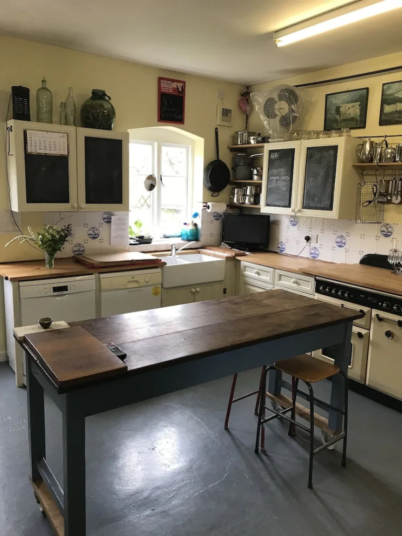 Lower Buckton Country House - Sleeps 12