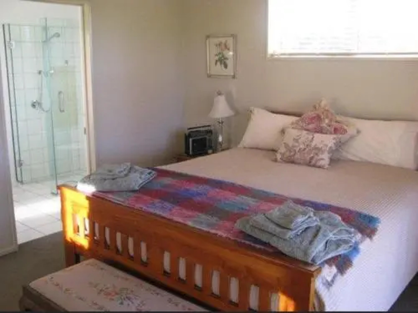 Cricklewood House Bed & Breakfast