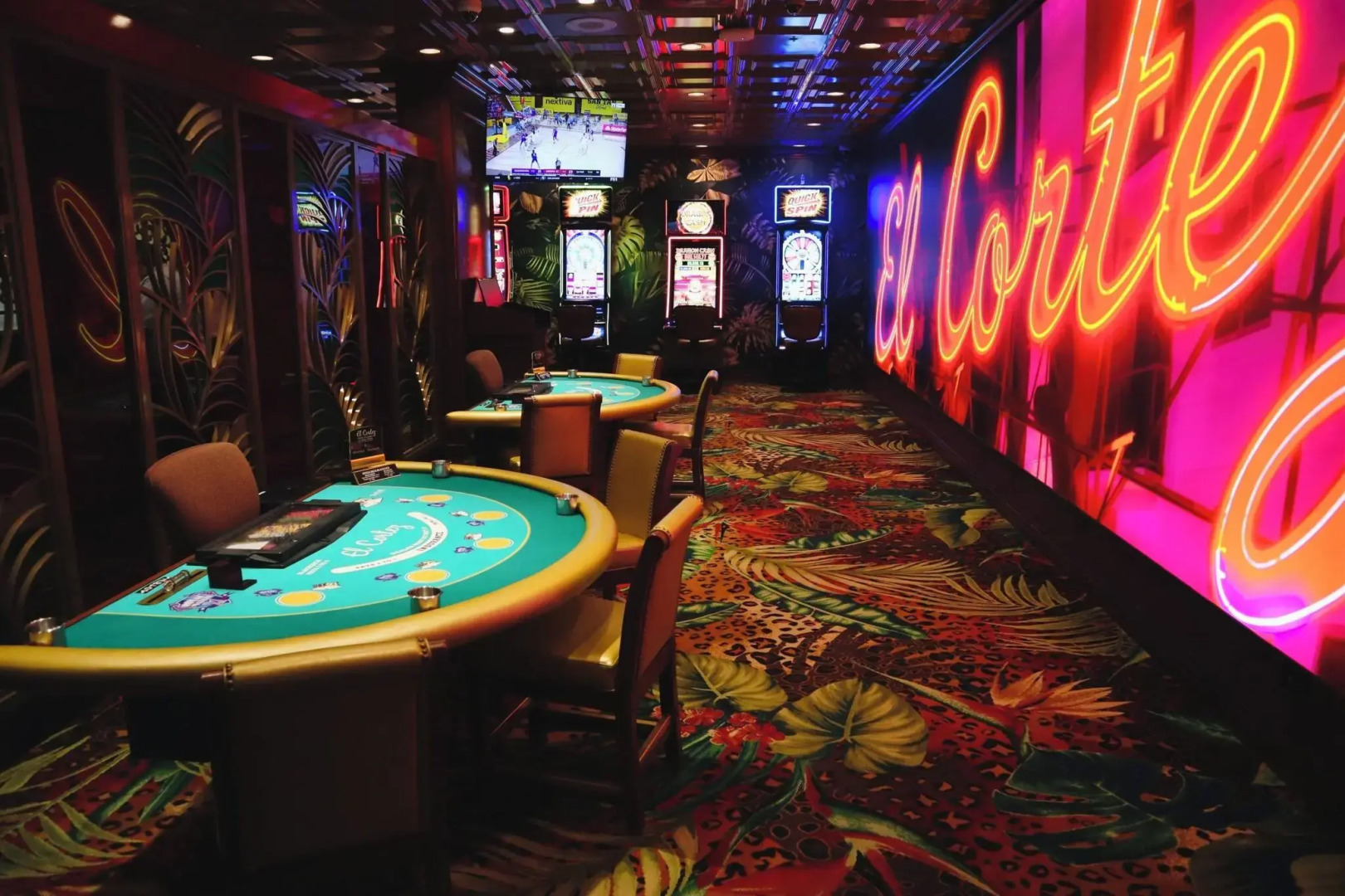 El Cortez Hotel and Casino - 21 and Over