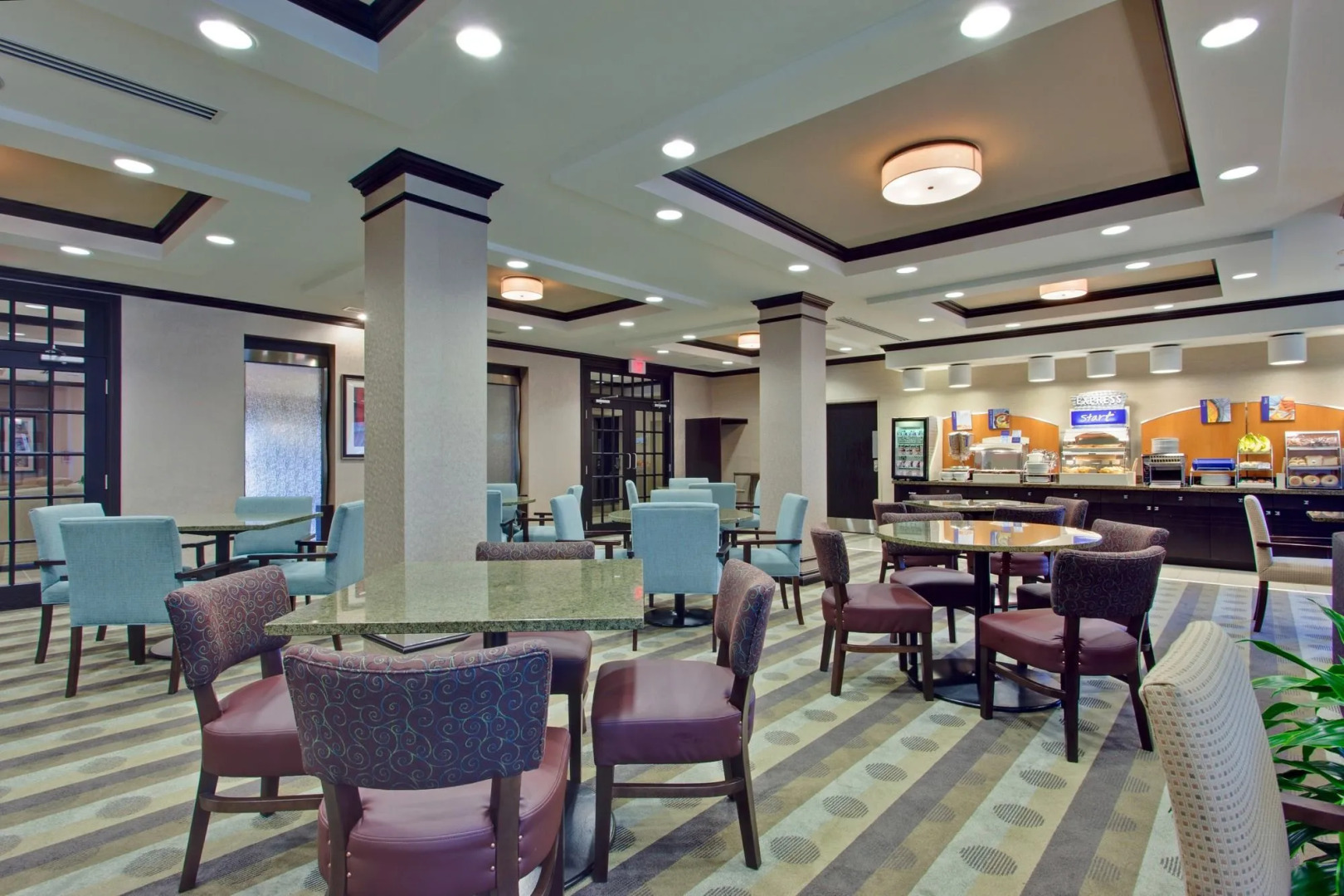 Holiday Inn Express & Suites Ottawa West - Nepean by IHG