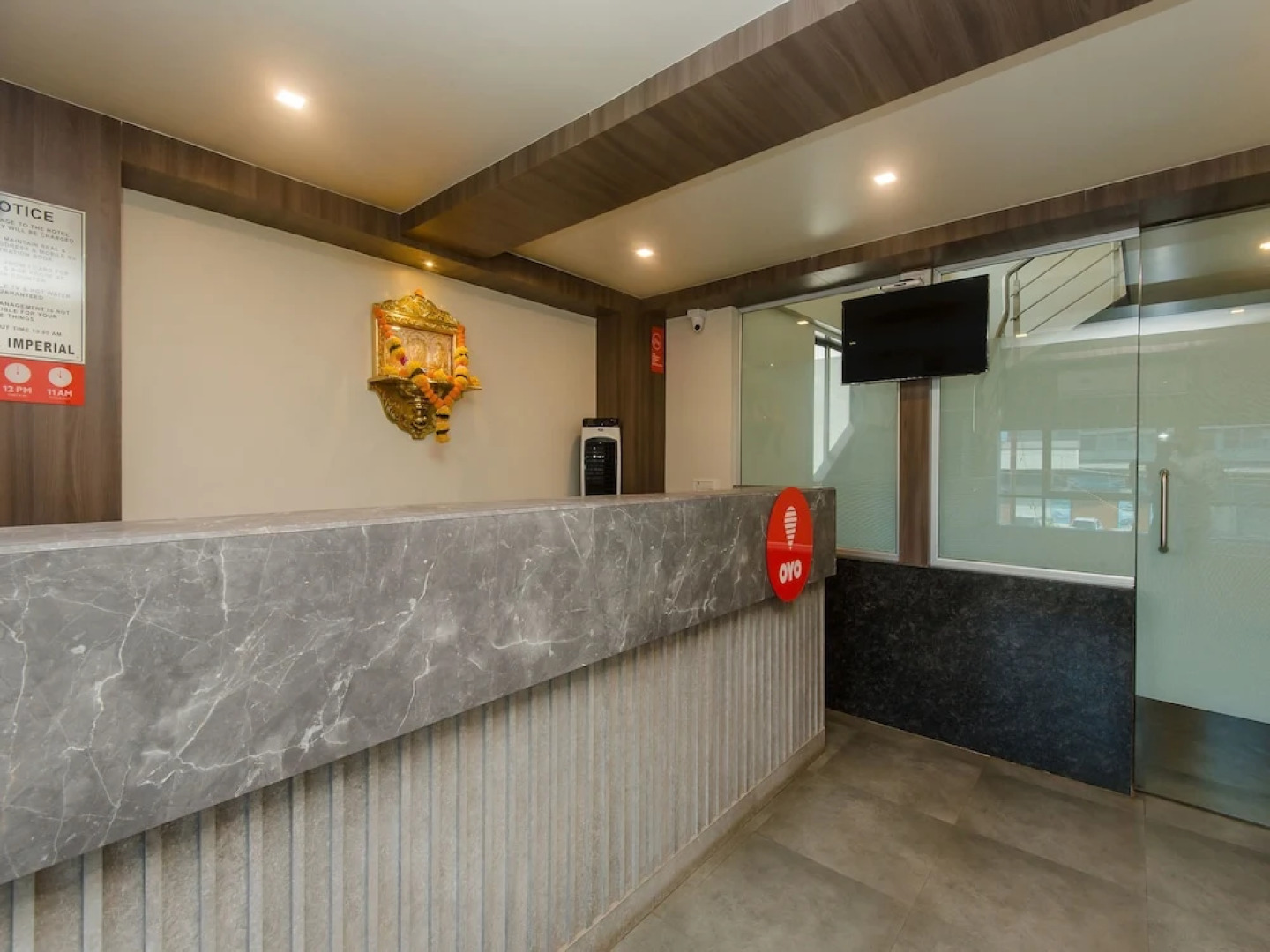 OYO 13857 Hotel Imperial