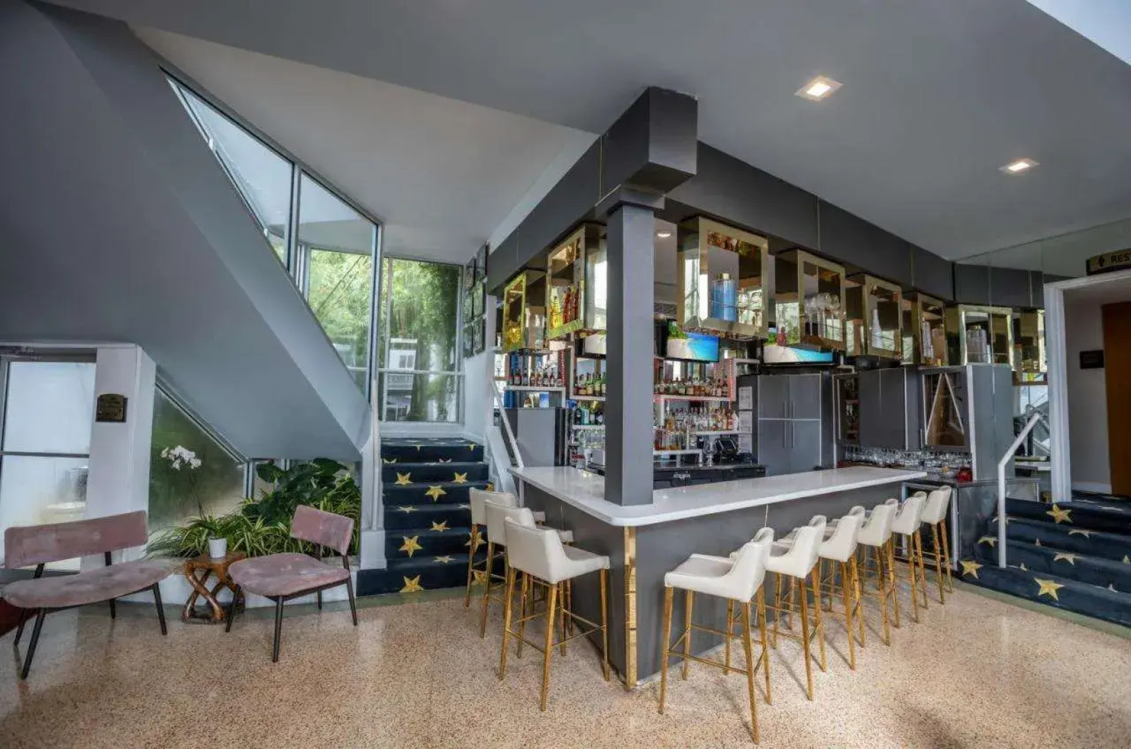 Catalina Hotel & Beach Club