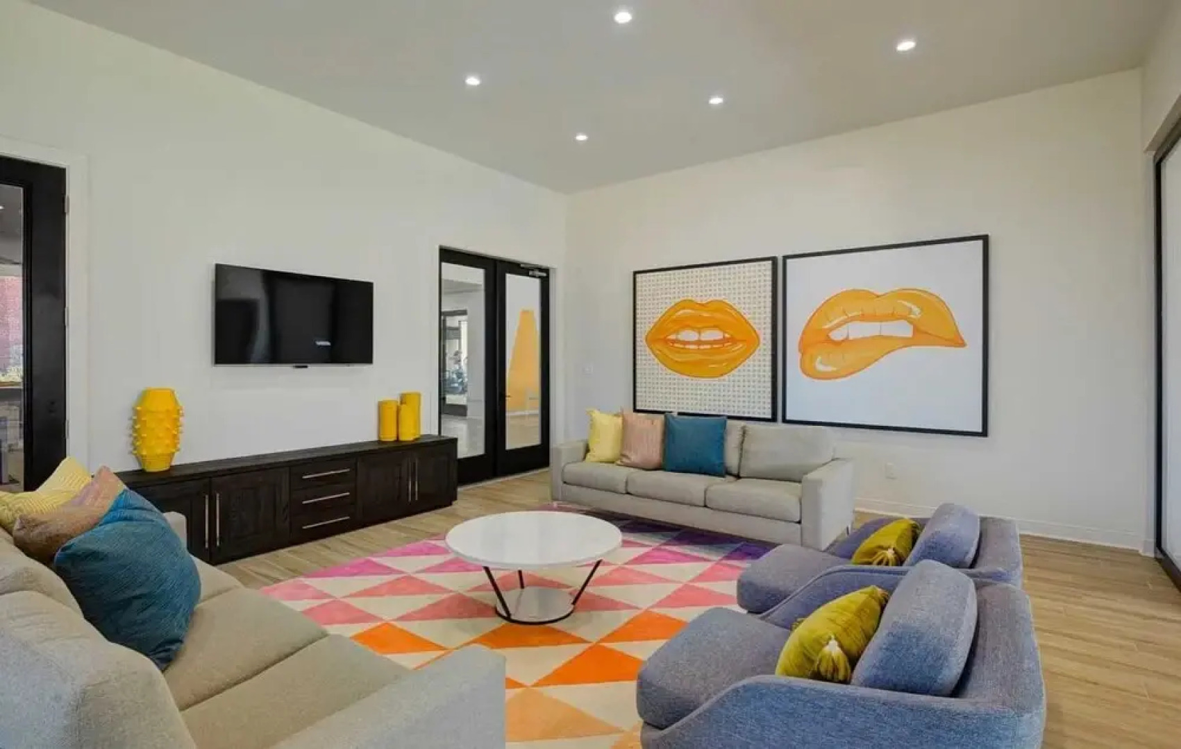 The Elvis Presley Urban Luxury Apts Austin