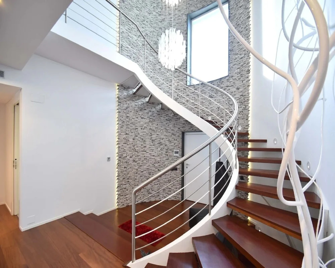 Gaudí Vilanova Hlclub House Hutb-038675