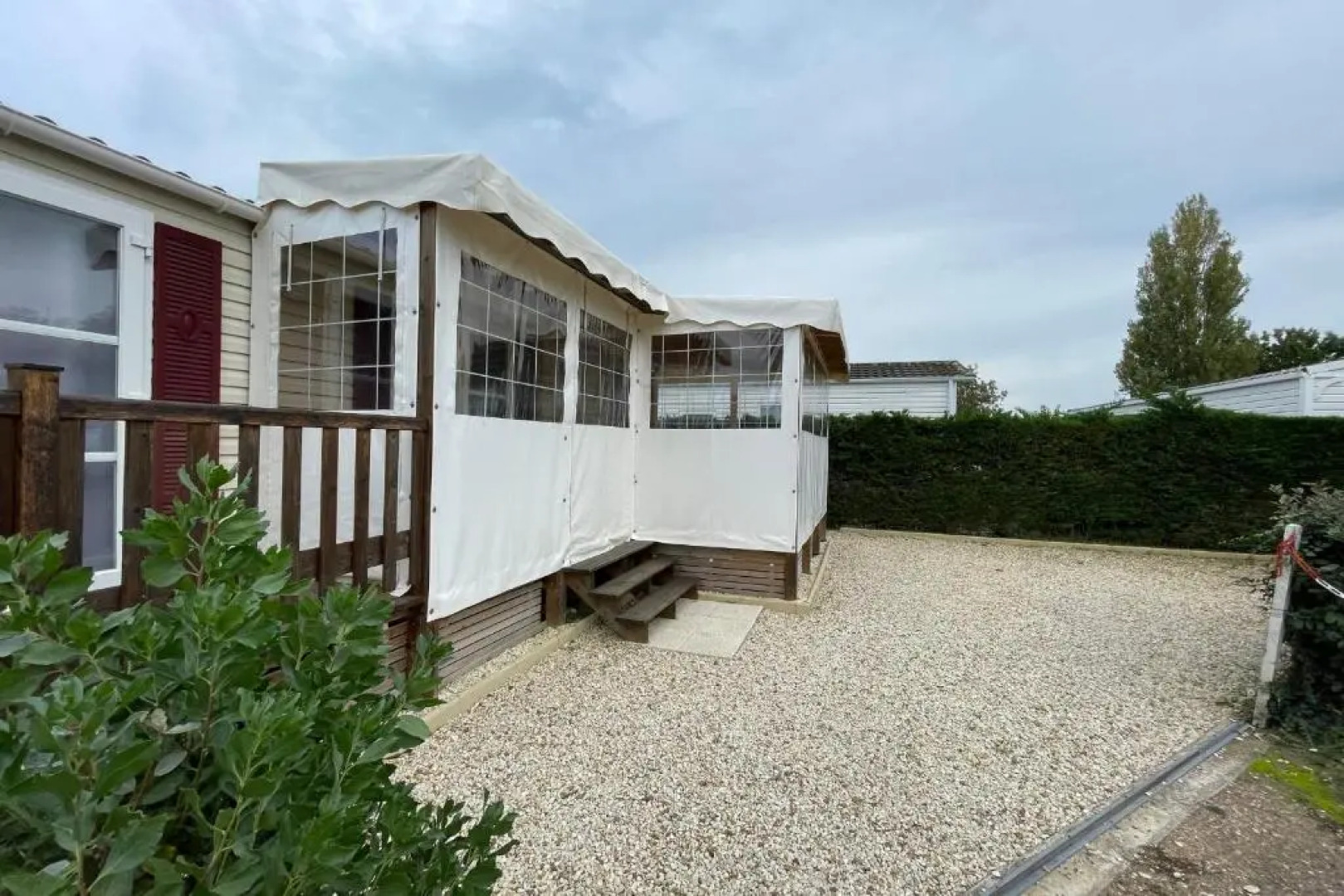Mobile home in a campsite with swimming pool in Marennes plage