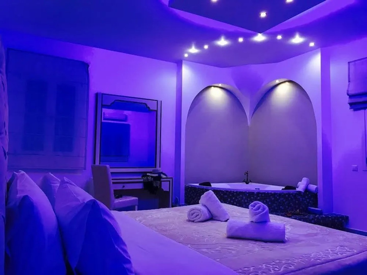 Queen Boutique Suites