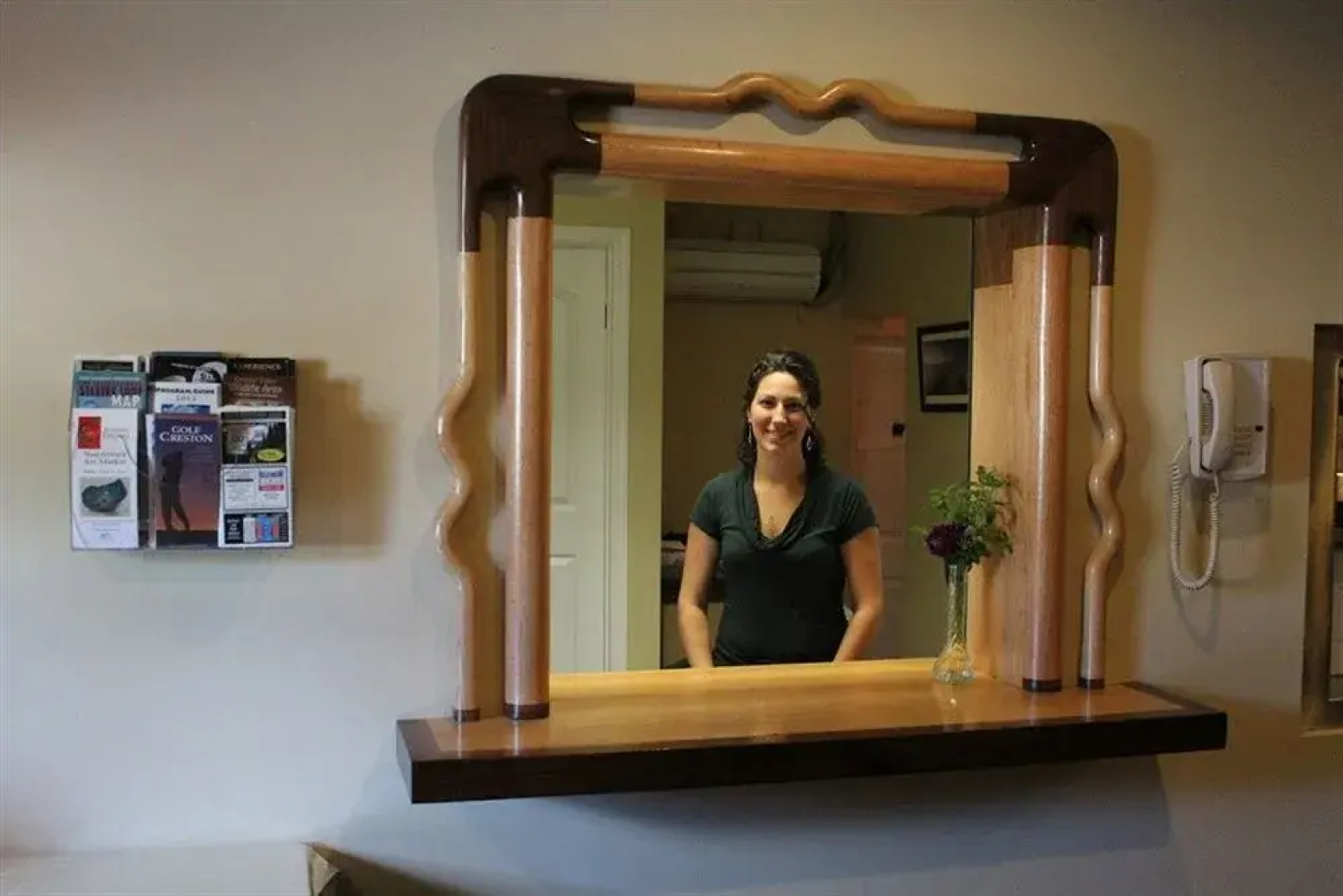 Creston Hotel & Suites