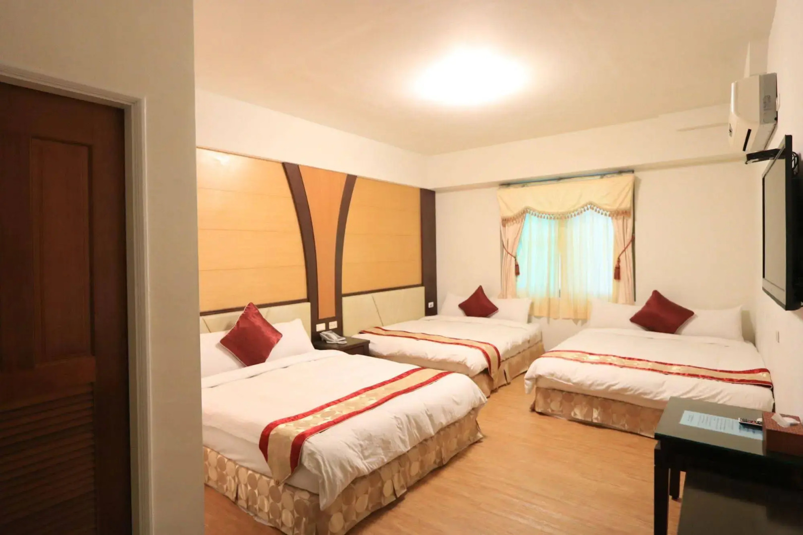 Warner Leisure Hotel