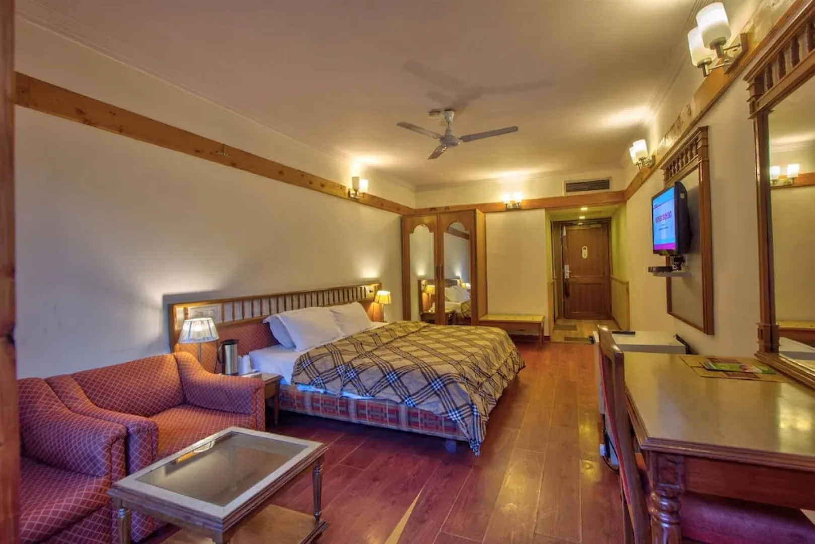 Hotel Piccadily Manali