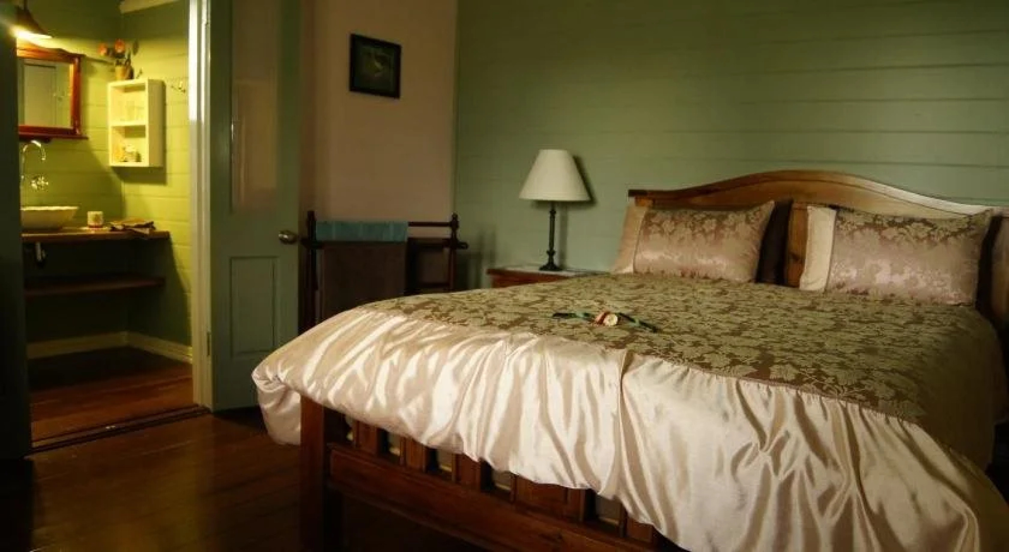 Feathers Home Stay