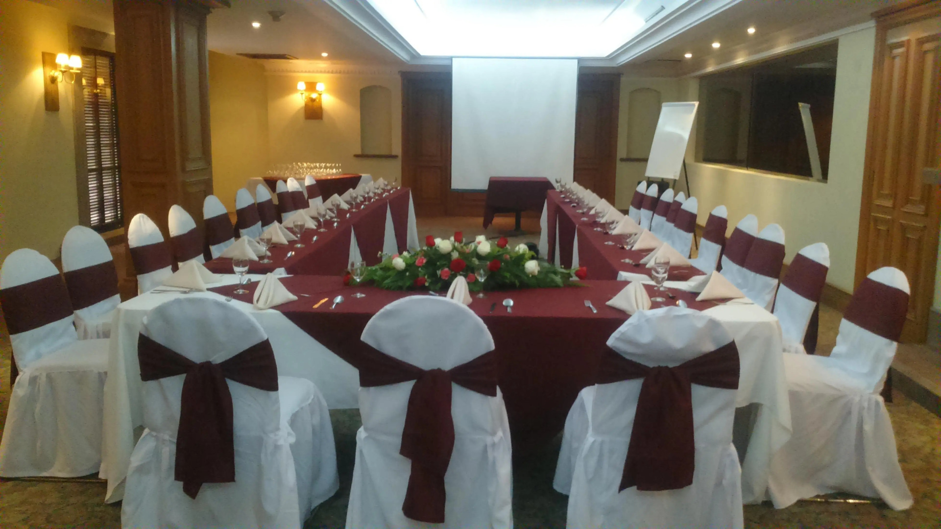 Hafersons Inn Hotel & Suites