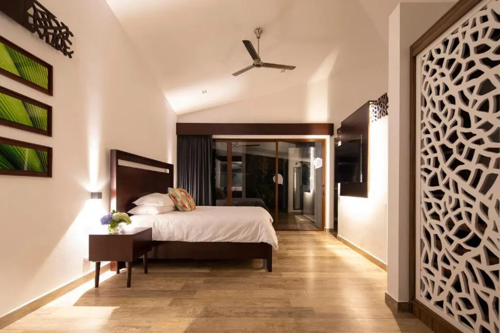 Pumilio Mountain & Ocean Hotel