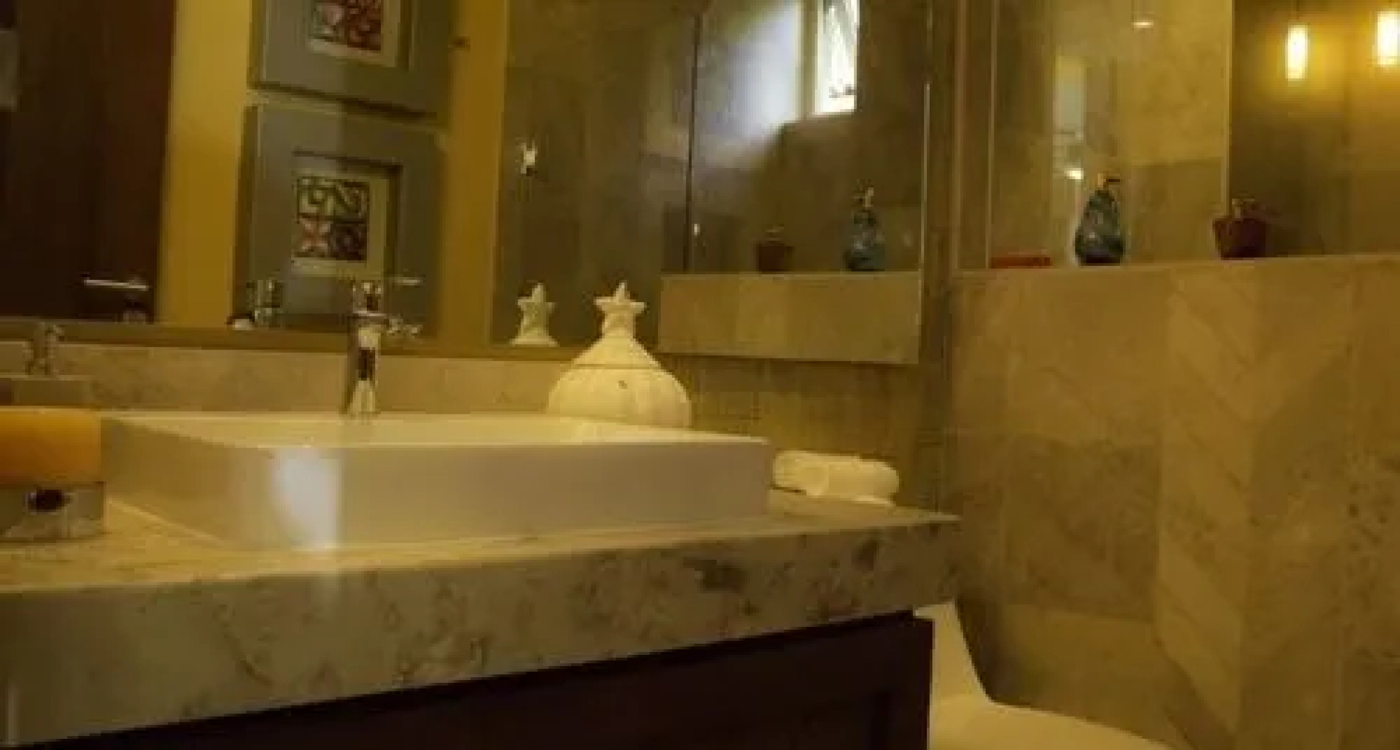 Luxury Condo V177 Romantic Zone