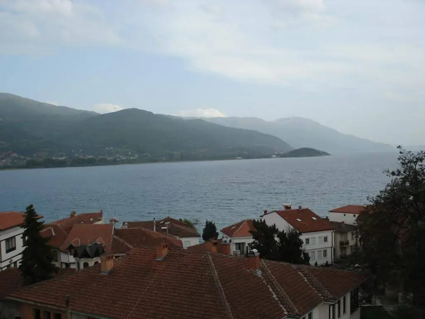 Lukanov Apartments & Guest Rooms